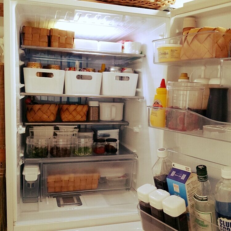 冷蔵庫の中が北欧風！？こんなにおしゃれな冷蔵庫なら、お客様の前でも堂々と開閉することが出来ますね。